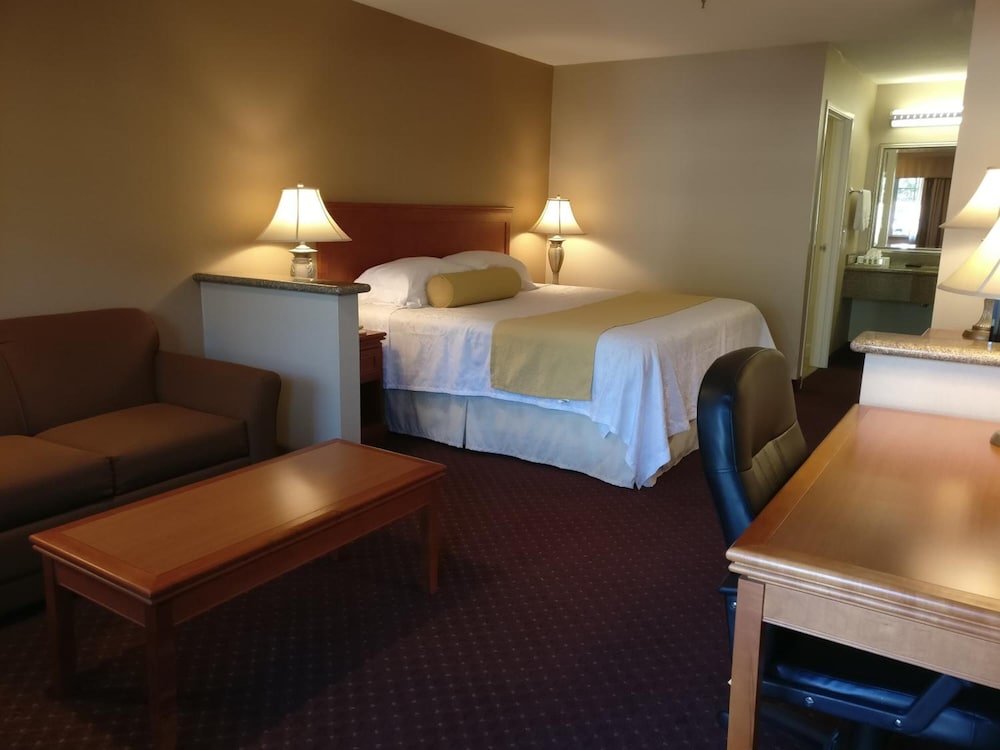 Burbank Inn and Suites - photo 9