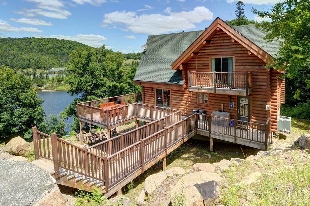 Chalet Bellevue — 4-Star Luxury Hotel in Mont-Tremblant, Canada