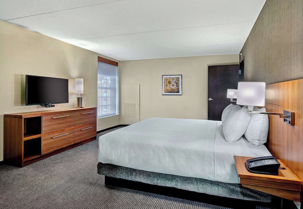 Hyatt Place Fredericksburg at Mary Washington - photo 12