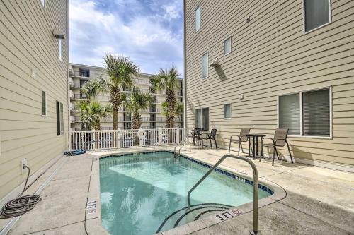 Walk to Shore Roomy Condo in North Myrtle Beach — 4-Star Luxury Hotel in Myrtle Beach, United States