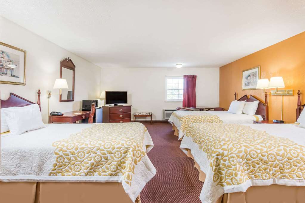 Days Inn by Wyndham Amherst - photo 7