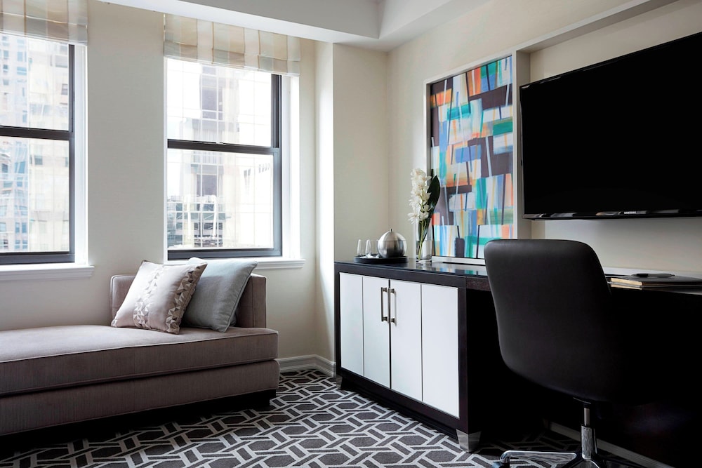 JW Marriott Essex House New York - photo 63