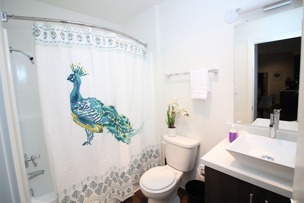 La Westwood Deluxe Suites - photo 23