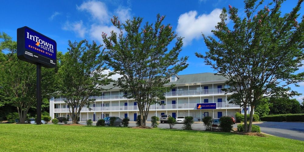 InTown Suites Extended Stay Charlotte NC Albemarle Rd - photo 6