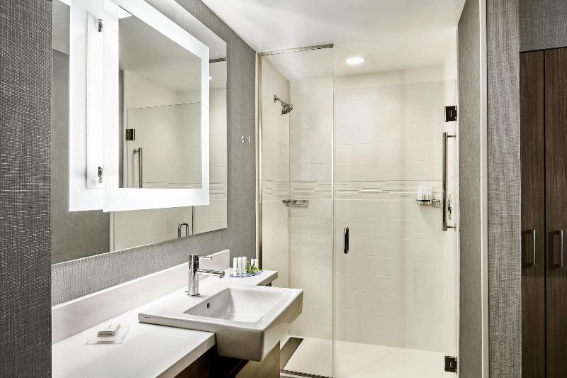 SpringHill Suites by Marriott New York JFK Airport Jamaica - photo 36