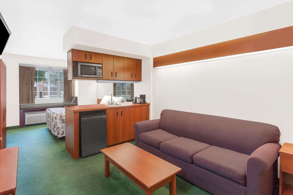 Microtel Inn & Suites by Wyndham Wellton - photo 8