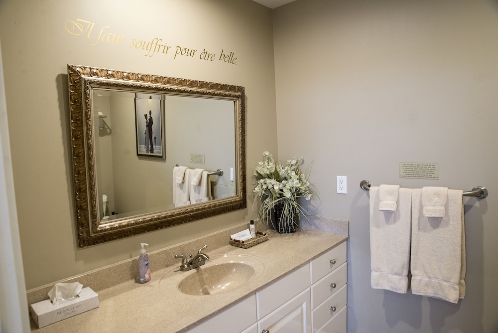 Riverwalk Place Resort & Spa - photo 47