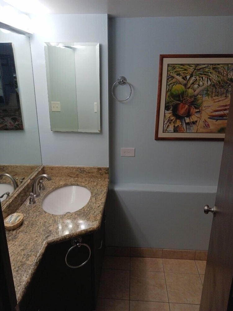 Diamond Head Beach Hotel - photo 73