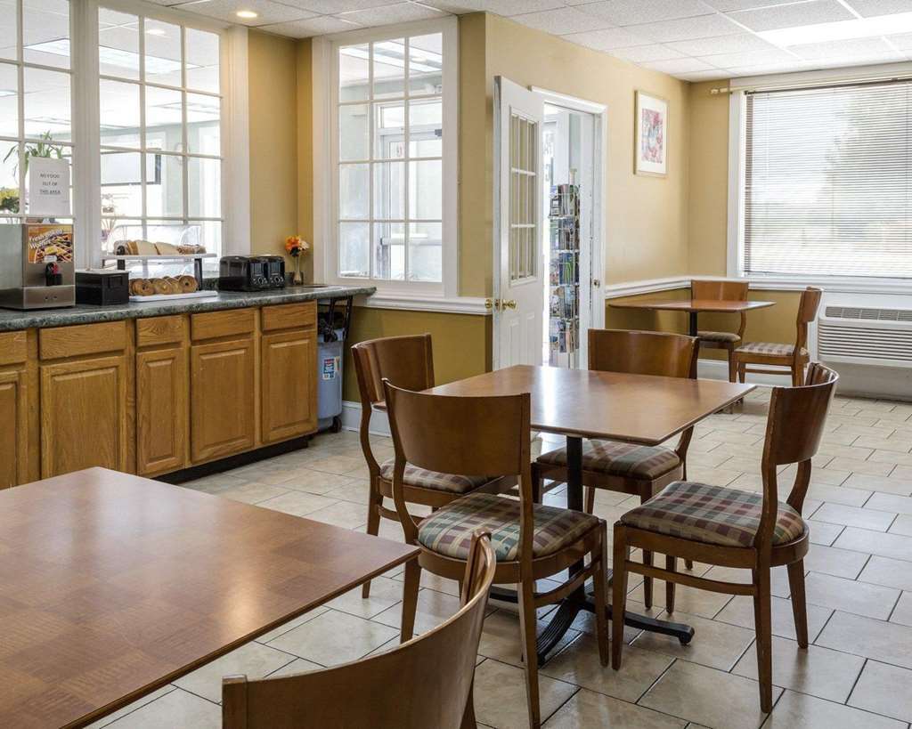 Rodeway Inn Colonial Heights I 95 - photo 29