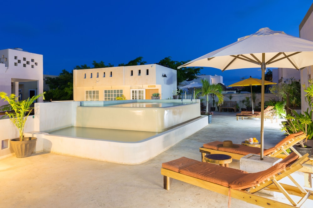Rooftop pool