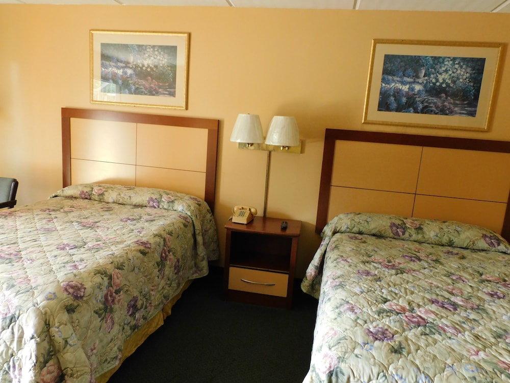 Camilla Inn & Suites - photo 9