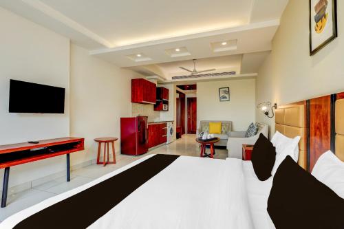 Super Townhouse Oak Sector 39 Medanta