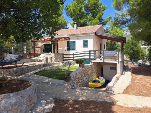 Kuća Mare 130m od mora - last minute hotel in Unknown City
