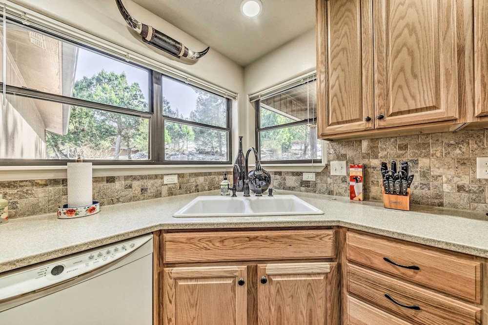 Ruidoso Memories Mountain Retreat with Hot Tub in Ruidoso, United States