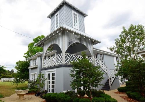 Mountshannon - carbon neutral hotel in Unknown City