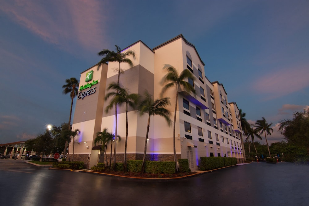 Holiday Inn Express & Suites Ft. Lauderdale Airport West by IHG - photo 69