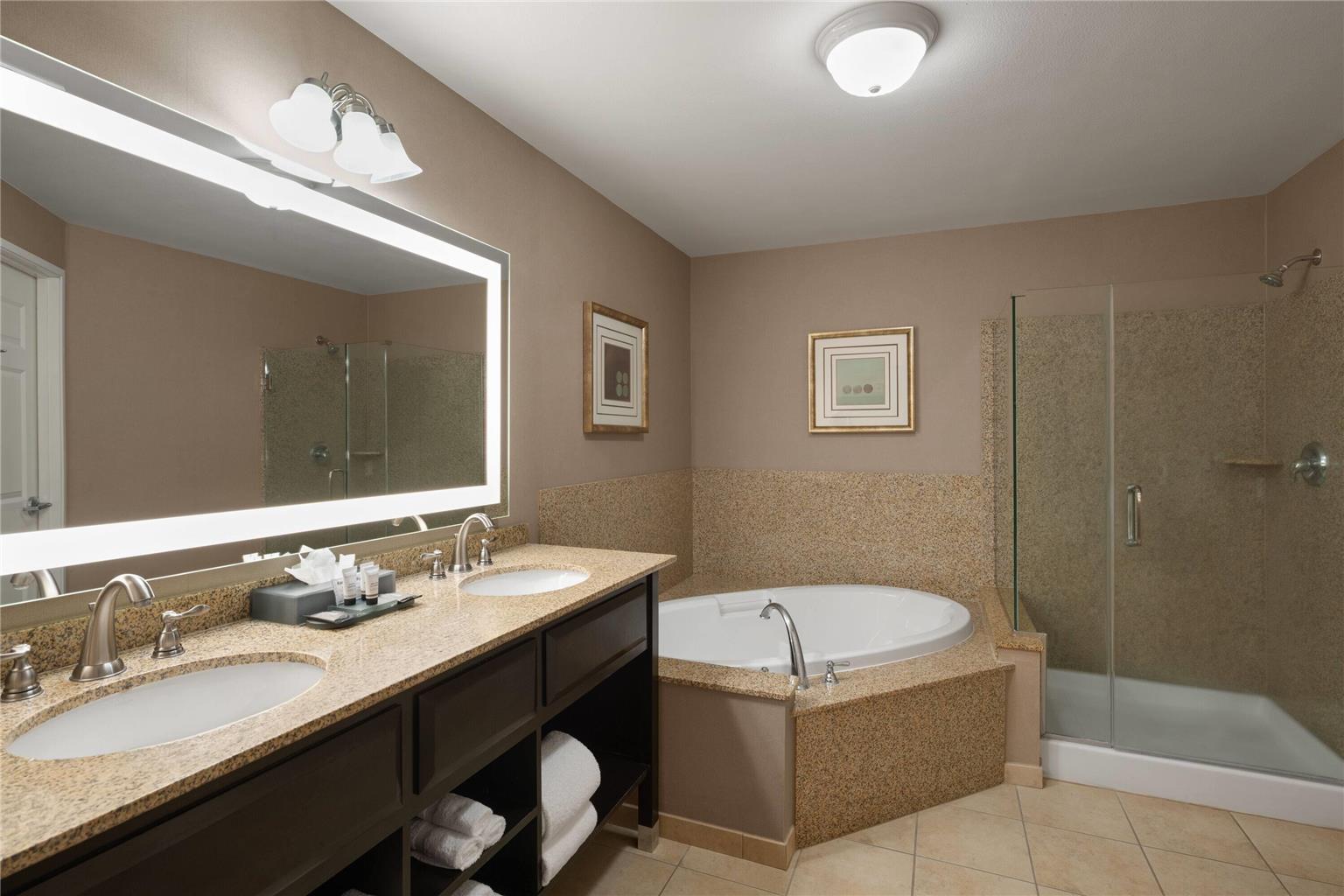 La Quinta Inn & Suites by Wyndham Paso Robles - photo 12
