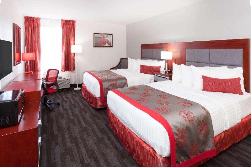 Ramada Plaza by Wyndham Chicago North Shore - photo 11