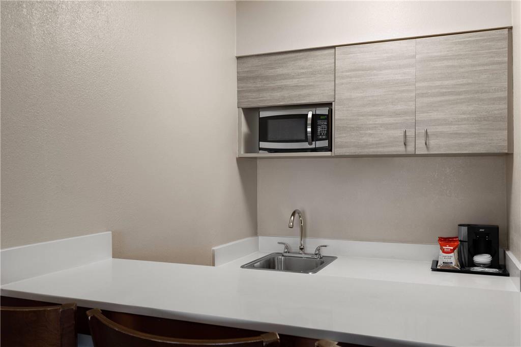 La Quinta Inn & Suites by Wyndham Goodlettsville Nashville - photo 25