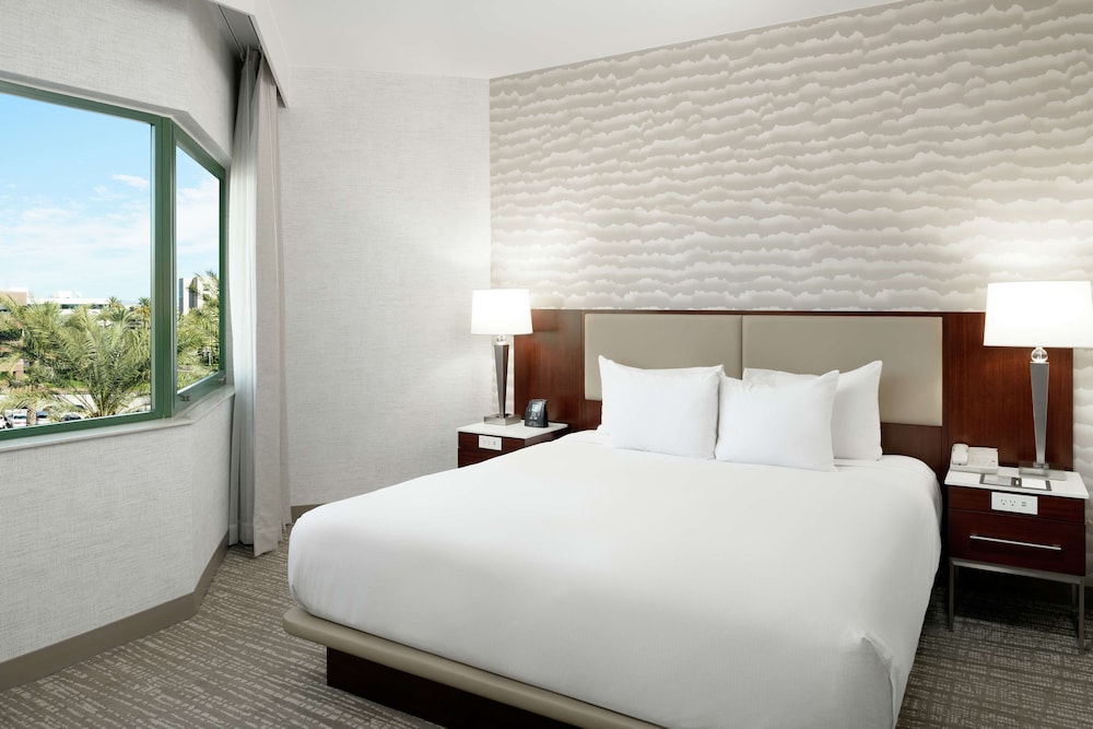 DoubleTree Suites by Hilton Phoenix - photo 14