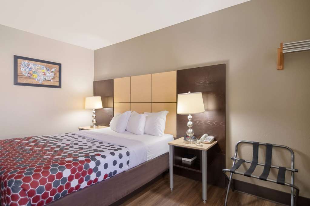 Econo Lodge Grand Forks near University - photo 10