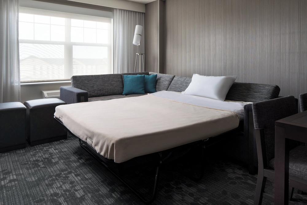 Courtyard Denver Airport at Gateway Park - photo 3