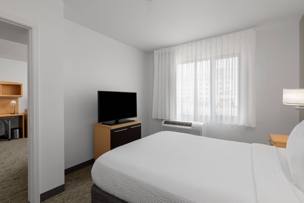 TownePlace Suites by Marriott Denver Airport at Gateway Park - photo 14