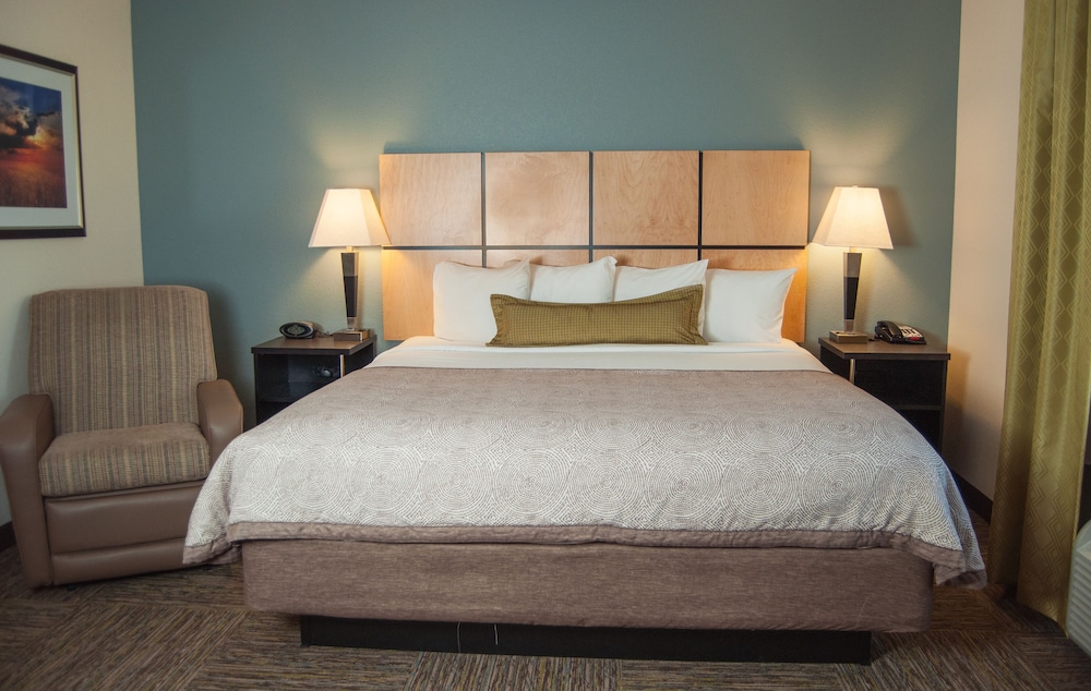 Candlewood Suites Fort Collins by IHG - photo 17