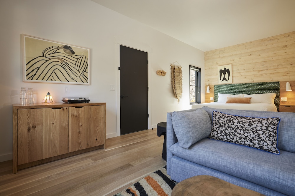 Woodstock Way Hotel - photo 5