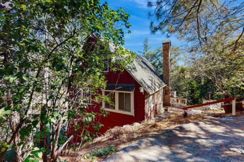 Villa Elvira — 4-Star Luxury Hotel in Lake Arrowhead, United States
