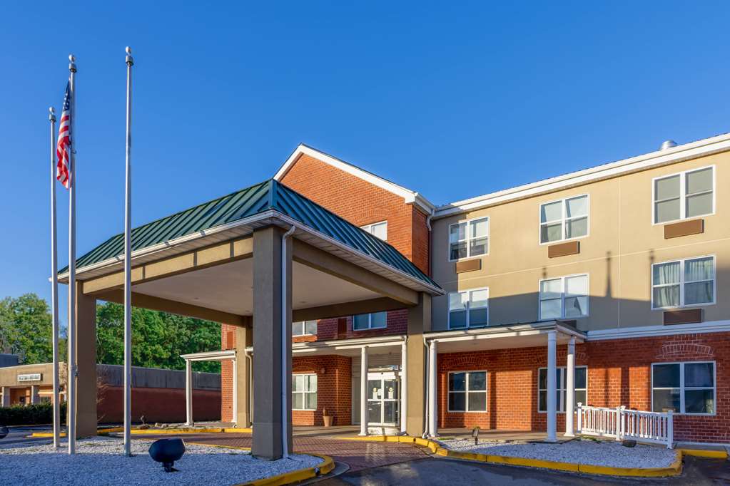 Wingate by Wyndham Waldorf Washington DC Area - photo 3