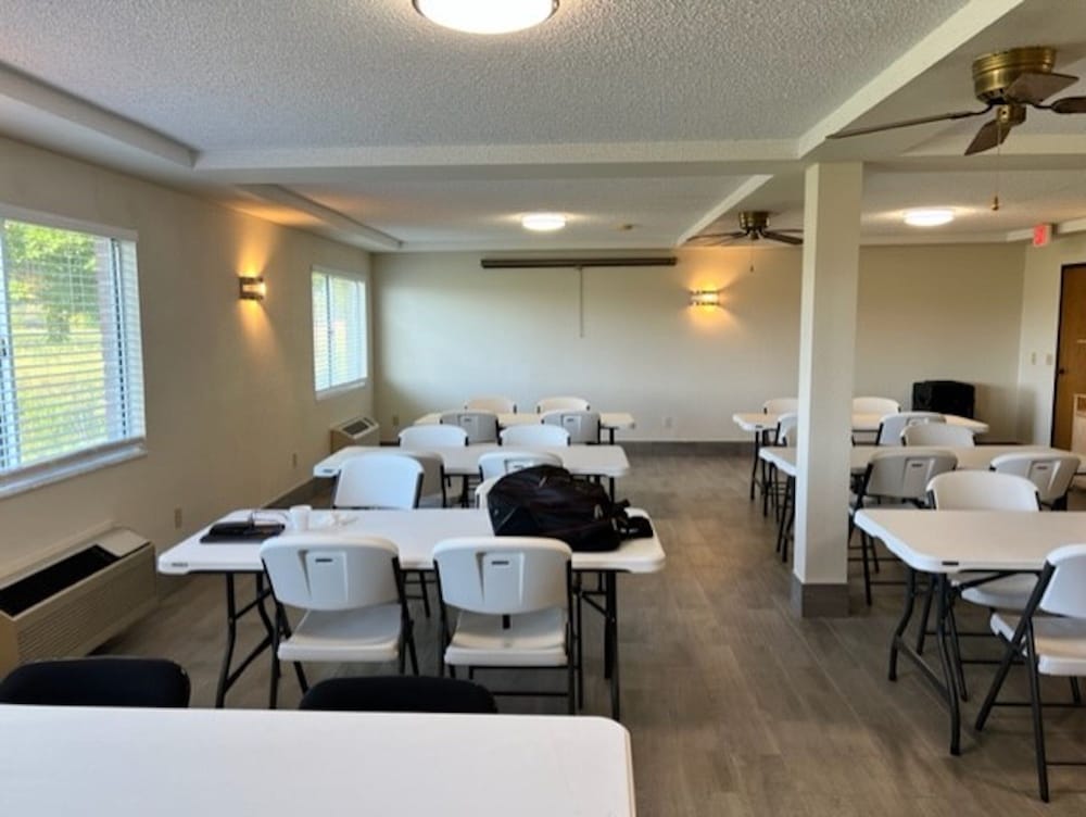 Red Roof Inn Lawrenceburg - photo 29