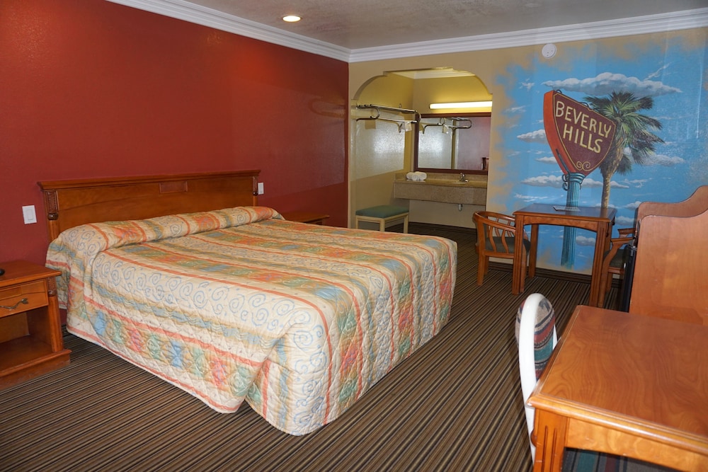 Hollywood Inn Express North - photo 7