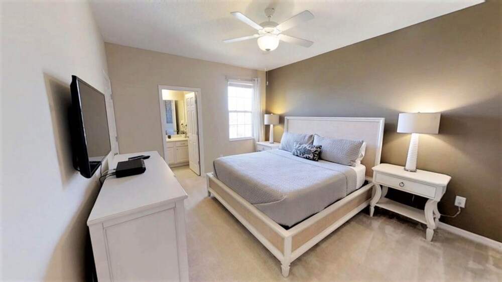 Golden Palms Vacation Resort Eight bedroom - photo 34