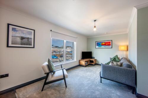 Exceptional 2BD Apt next to ferry & train station — 4-Star Luxury Hotel in Oban, United Kingdom