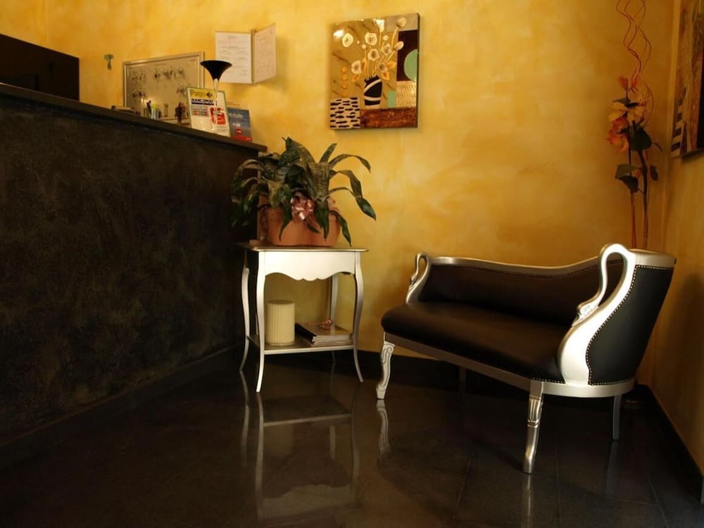 Hotel Karol — hotel in Monza