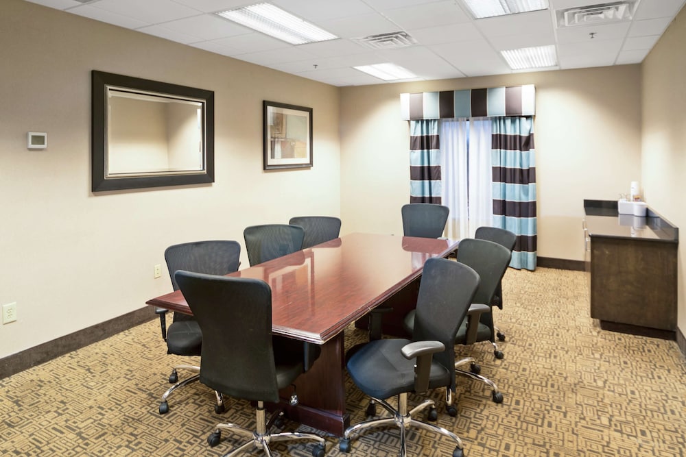 Hampton Inn Wilson Downtown - photo 50