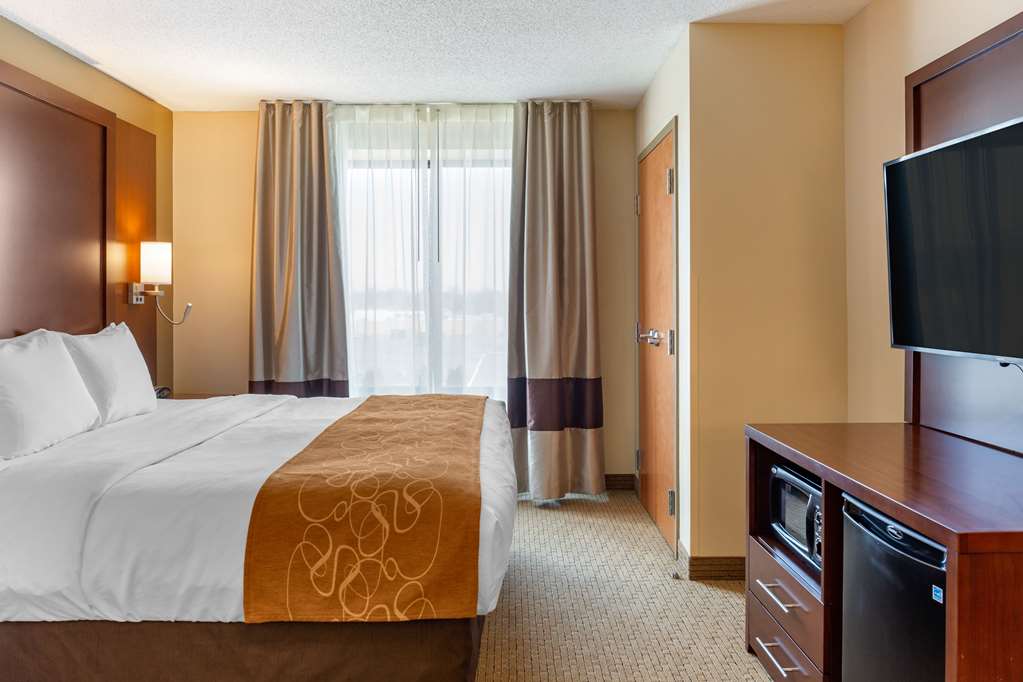 Comfort Suites Lancaster Amish Country - photo 20