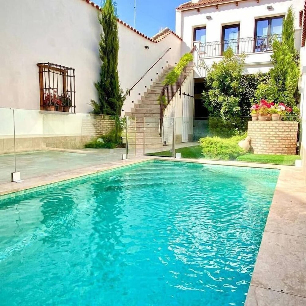 El Patio de los Jazmines Boutique House — 5-Star Luxury Hotel in Consuegra, Spain