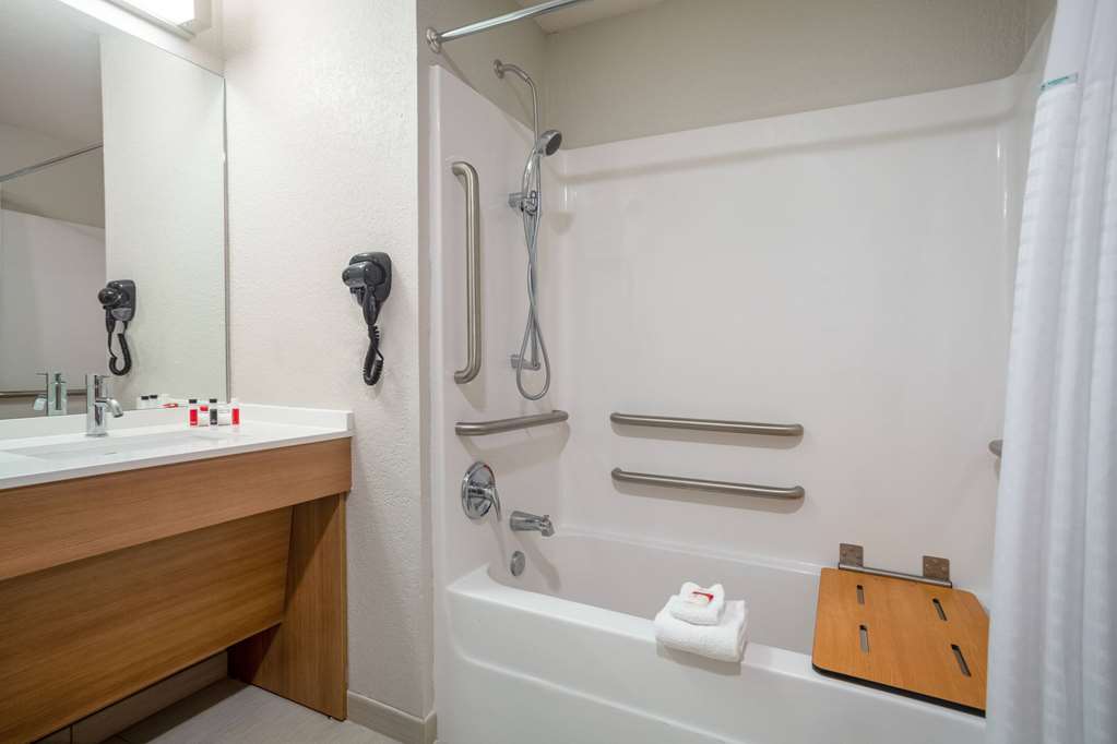 Microtel Inn & Suites by Wyndham Liberty NE Kansas City Area - photo 15