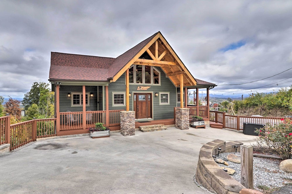Woodsy Retreat with Fire Pit And Resort Amenities - photo 39