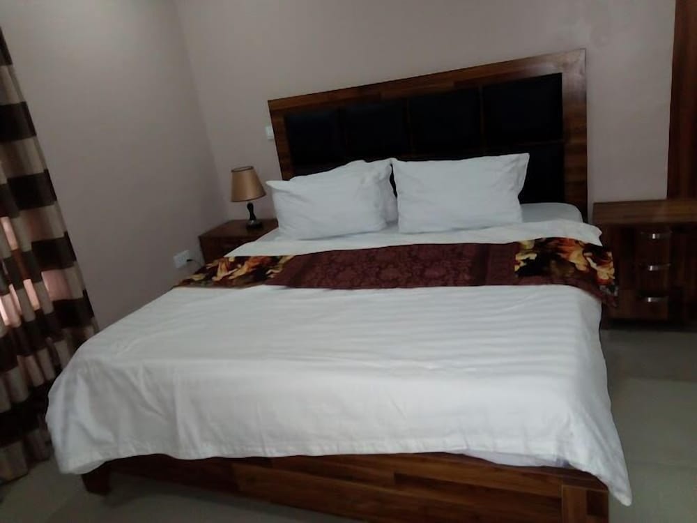 215 West Apartment — 4-Star Luxury Hotel in Abuja, Nigeria