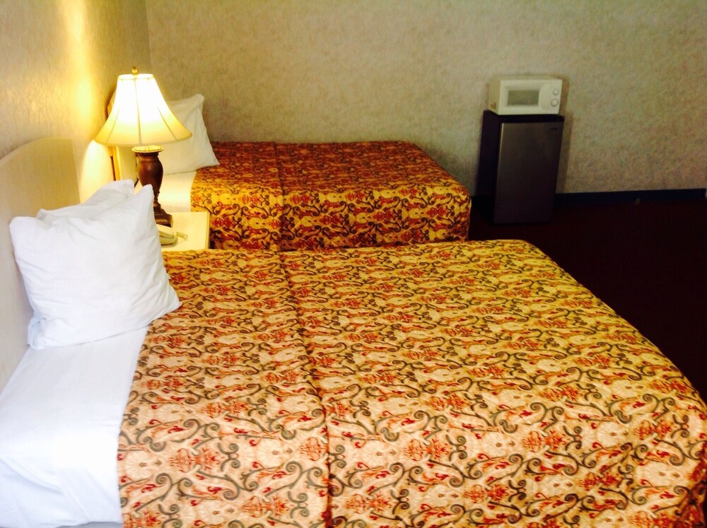 Red Carpet Inn and Suites Hammonton - photo 8