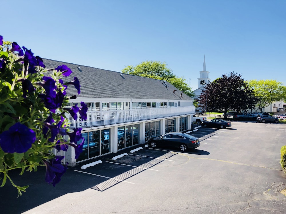 Hyannis Inn - photo 55