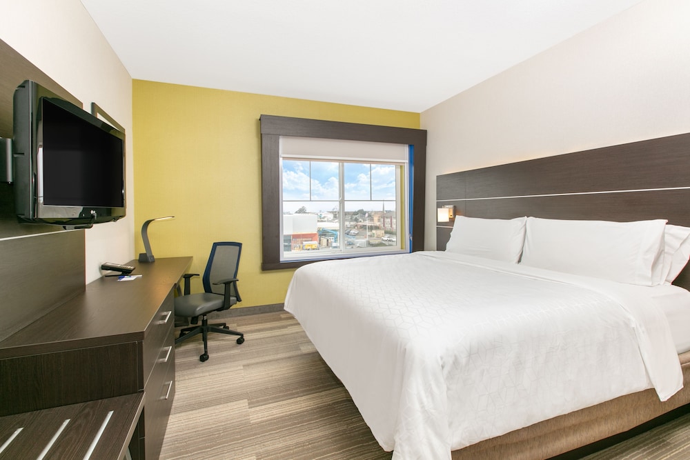 Holiday Inn Express Hotel & Suites Seaside Convention Center by IHG - photo 18