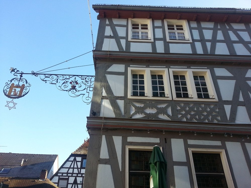 Hotel Blaues Haus — hotel in Otterberg