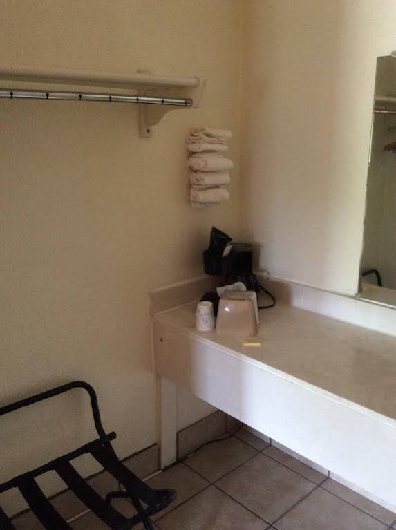 Knights Inn Senatobia — hotel in Senatobia