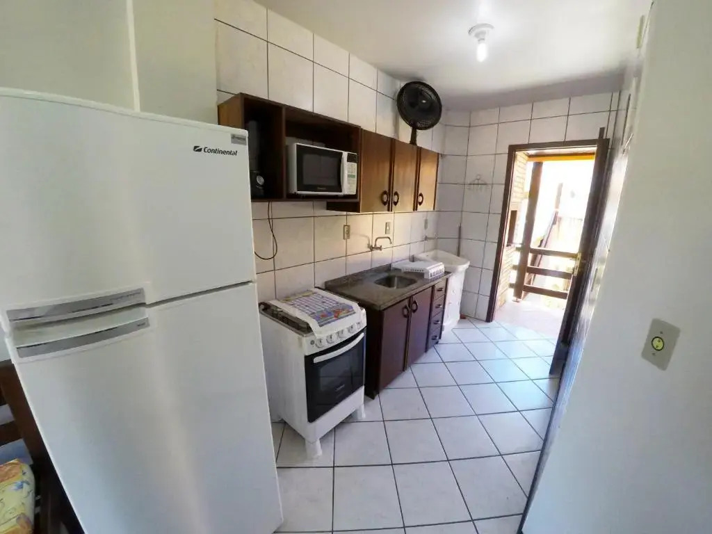 Residencial 50m da praia de Bombas