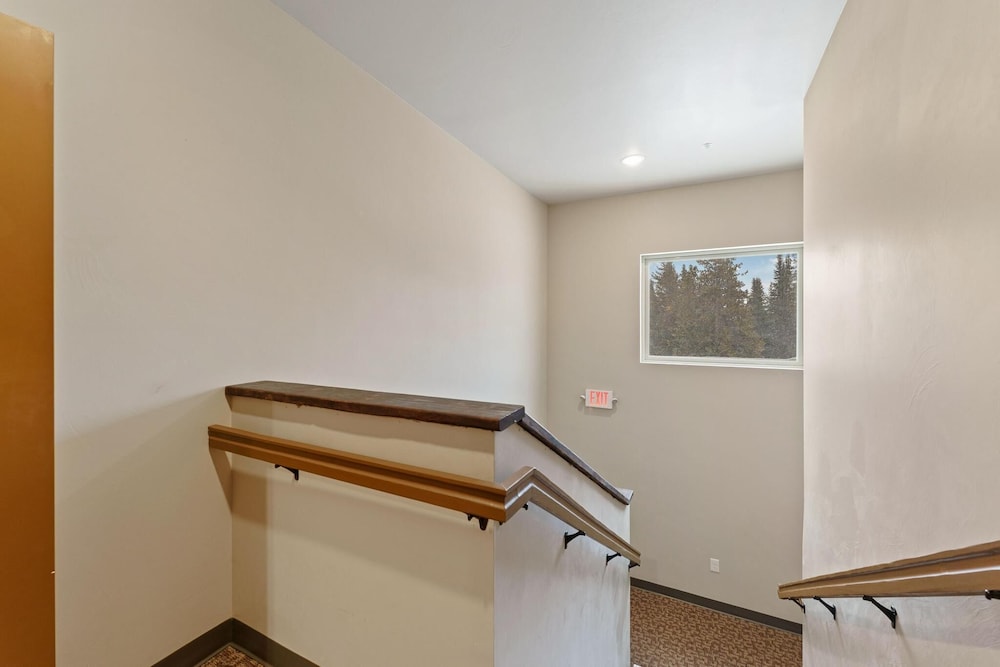 Wagon Wheel Hotel - photo 11