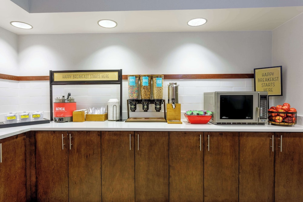 Hampton Inn Jacksonville Downtown I 95 - photo 27